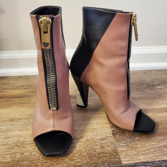 Balenciaga Open Toe Mauve & Black Bootie - Picture 1 of 5